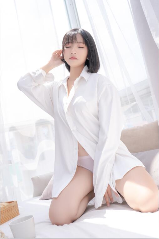 Messie Huang - NO.08 Boyfriend's shirt [26P-60MB]